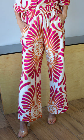 Print Pants With An Elastic Waistband